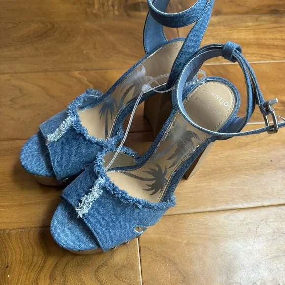NWT Dannijo X Gianni Bini Daisy Denim Studded Platform Sandals Sz 7,5 - Picture 4 of 10